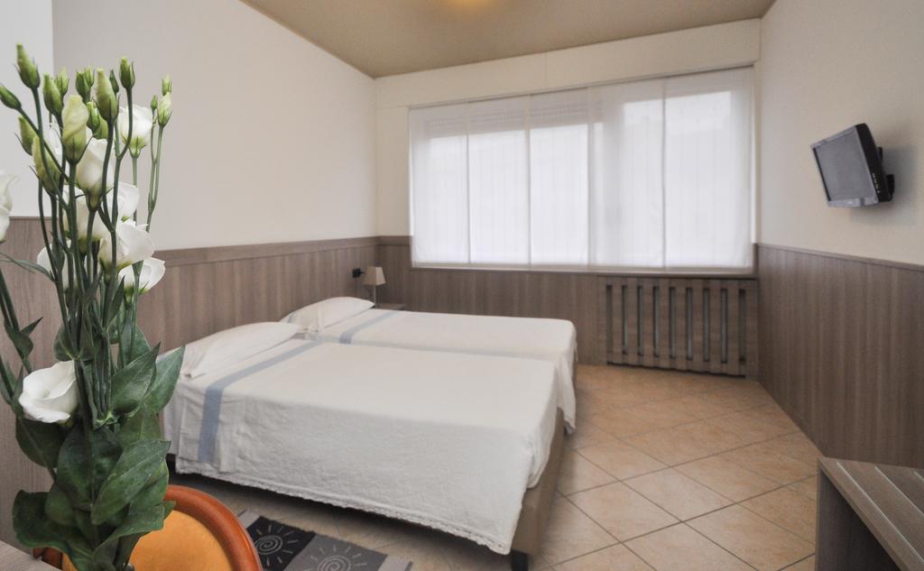 Albergo Sole Mariano Comense Kültér fotó