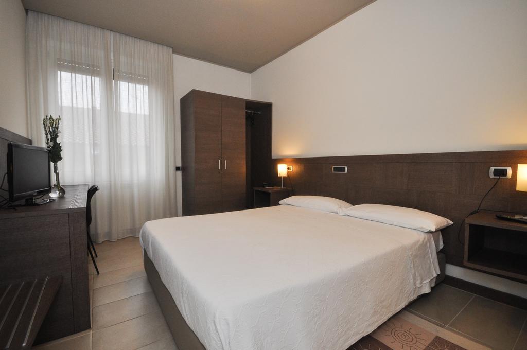 Albergo Sole Mariano Comense Kültér fotó