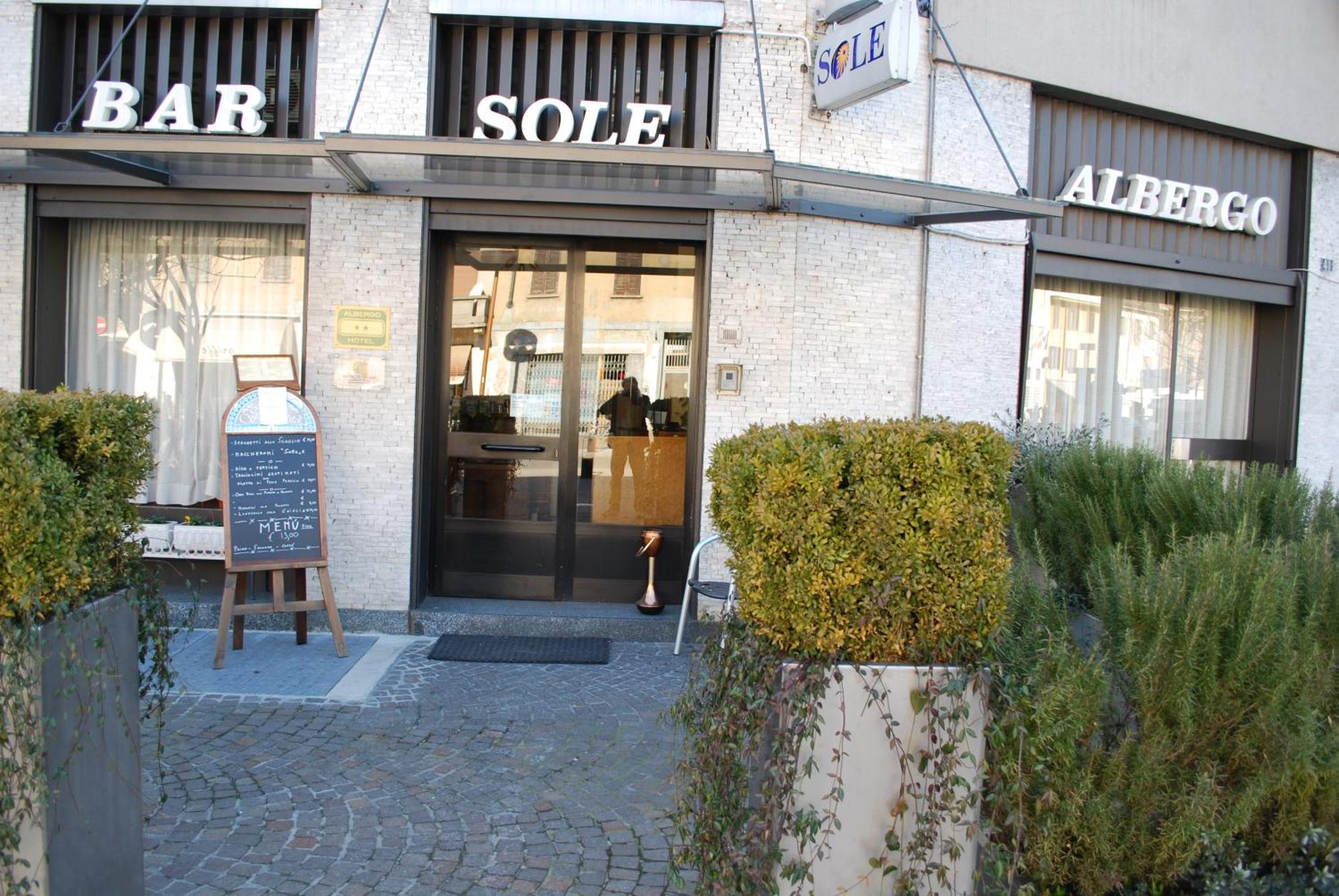 Albergo Sole Mariano Comense Kültér fotó