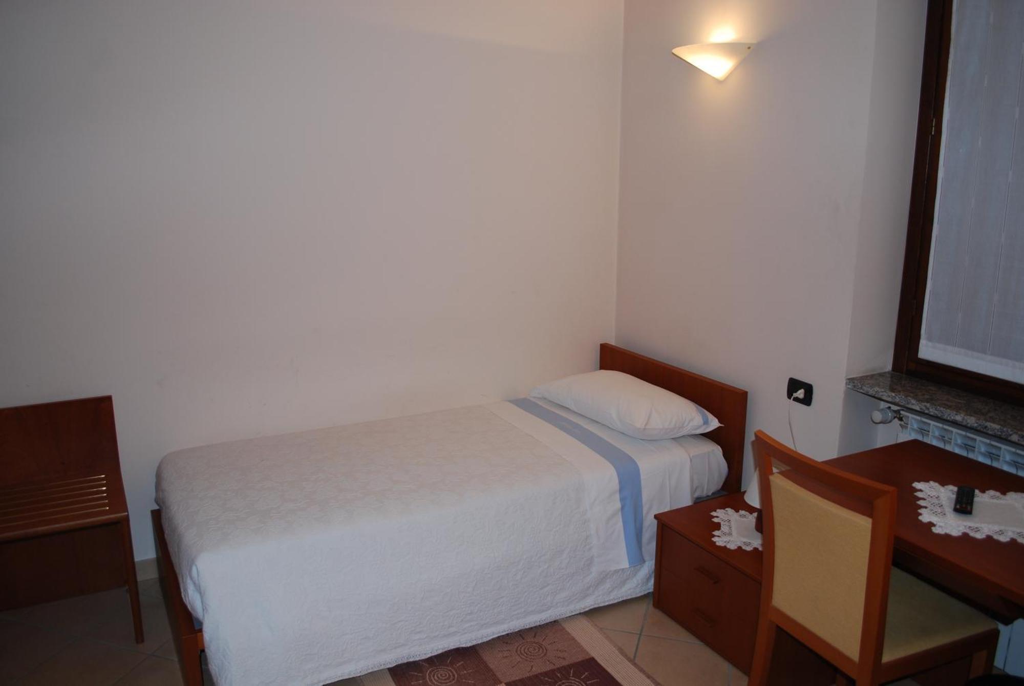 Albergo Sole Mariano Comense Kültér fotó